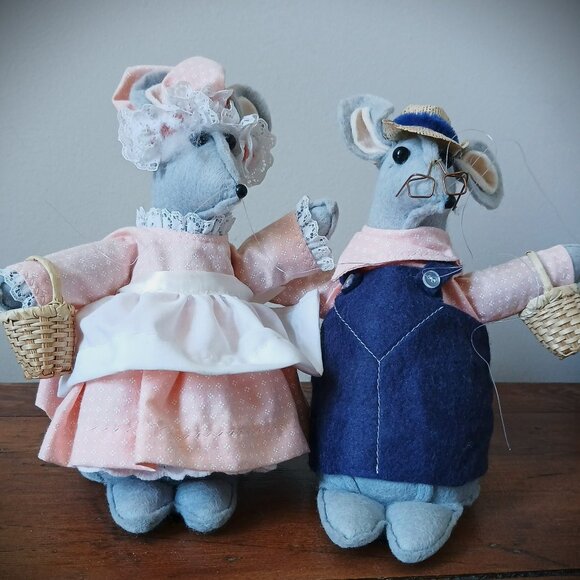 Handmade Vintage Felt Mice Set - Farmer and Wife - Church Mice - Super cute! - Picture 1 of 6